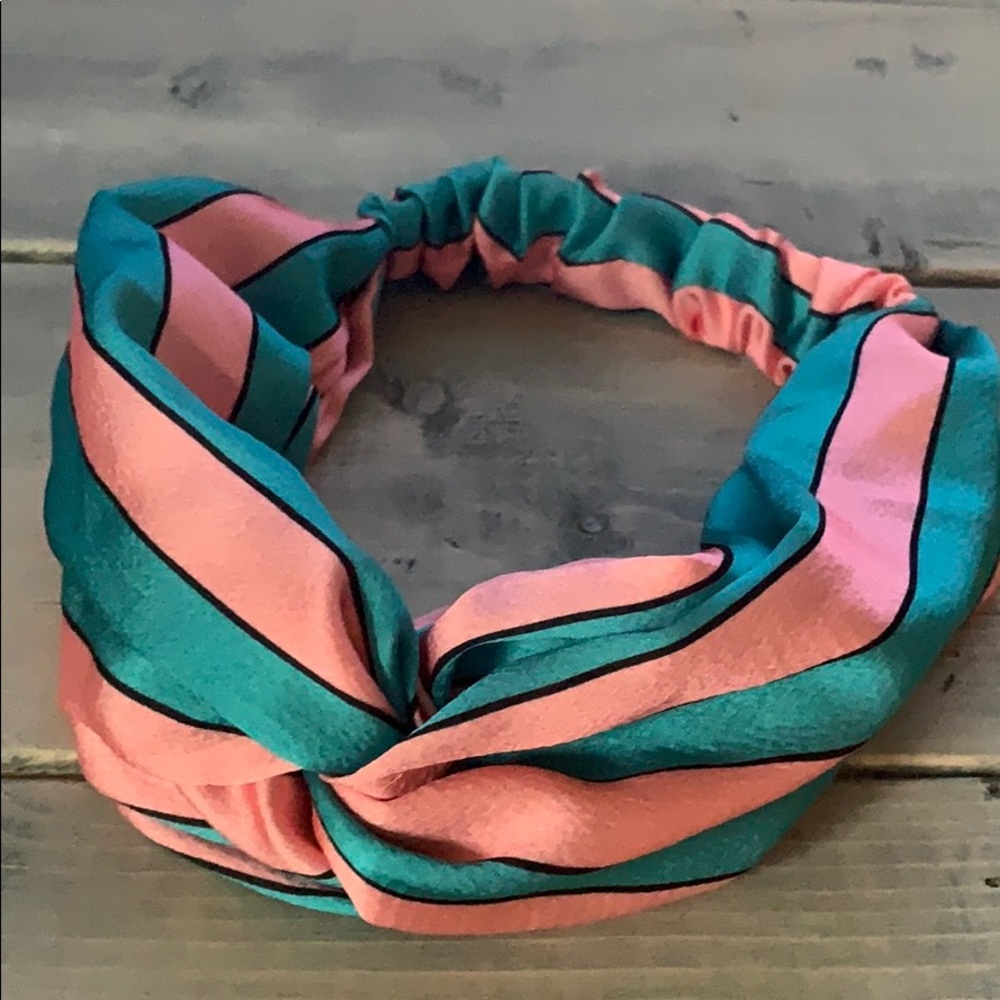 NWOT 4/25$ SATIN HEADBAND ANTHROPOLOGIE VSCO GIRL